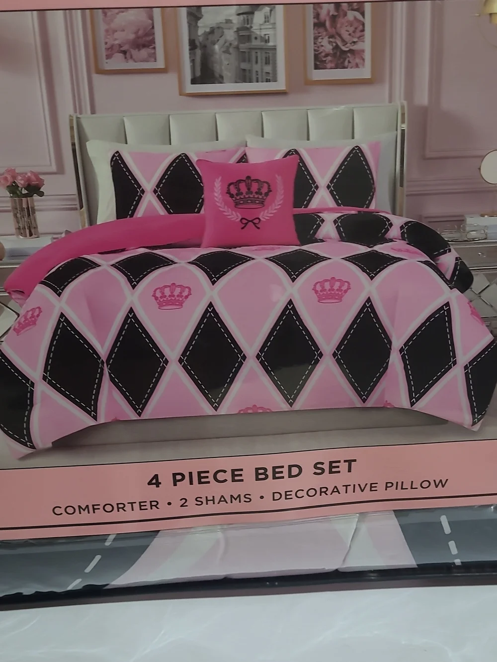 Juicy Couture Pink and Black Diamond-Print 4-Piece Comforter Set - Queen